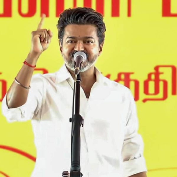 CM विजय का बयान | DMK-AIADMK पर तंज, बोले– “मेरी राजनीति भी सूट जैसी ब्लैक एंड व्हाइट”