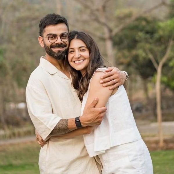 Anushka Sharma London Vacation: फैमिली संग क्वालिटी टाइम बिताती दिखीं अनुष्का, बेटे Akaay को कंधे पर उठाए नजर आए विराट कोहली