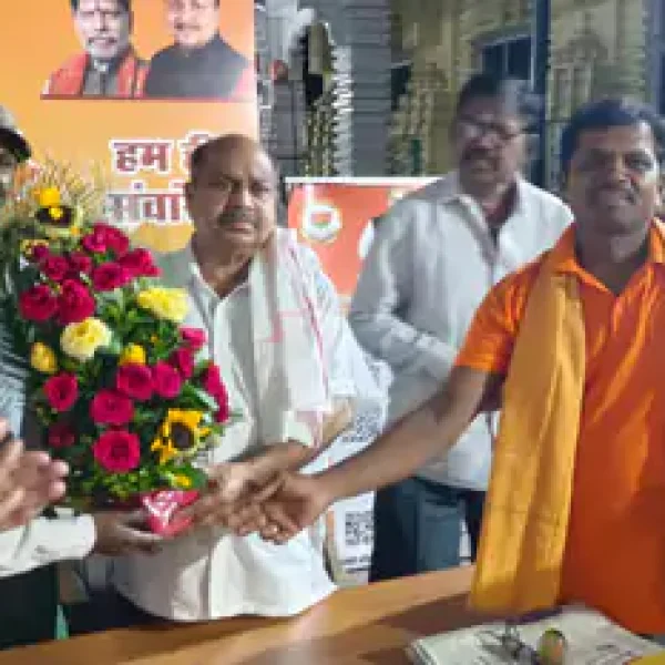 रायपुर में अग्निकुल क्षत्रिय तेलुगु समाज का भवन निर्माण जारी, विधायक का किया सम्मान