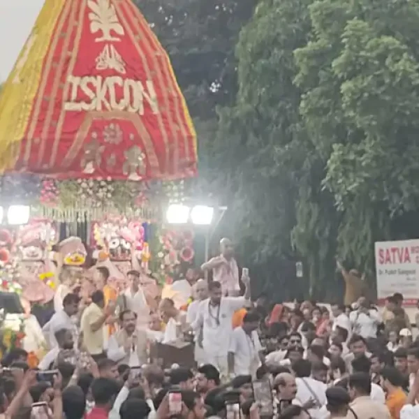 ग्वालियर में निकली भगवान जगन्नाथ की भव्य रथयात्रा, 42 फीट ऊंचे हाइड्रोलिक रथ पर नगर भ्रमण
